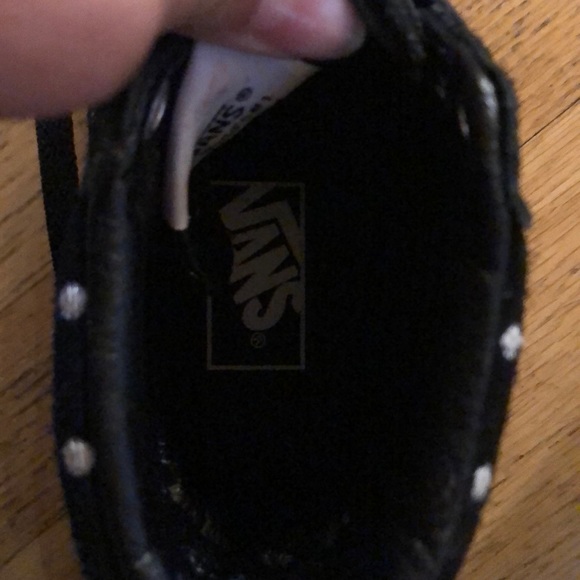Vans - Picture 3 of 4
